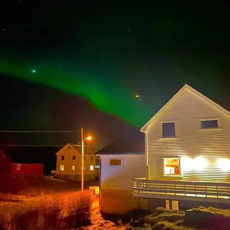 Hus I Lofotrivieraen, Laukvik