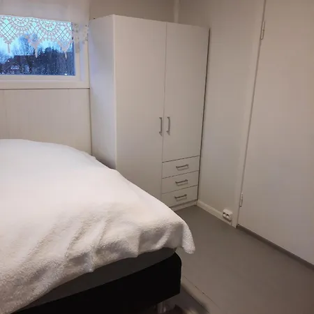 Hus I Lofotrivieraen, *