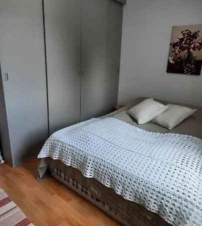 Hus I Lofotrivieraen, Laukvik