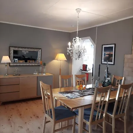 펜션 Hus I Lofotrivieraen, *